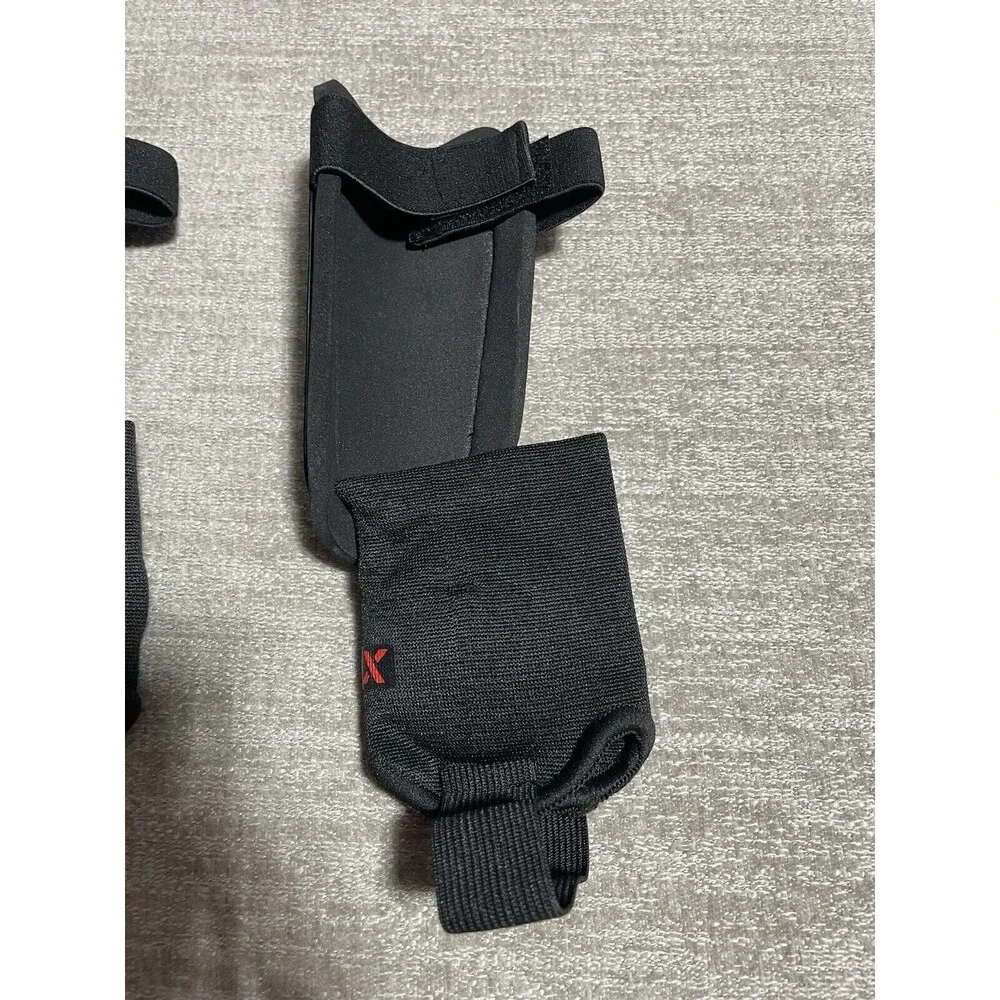 Kids Soccer Shin Guards Size Small-Medium Black Football